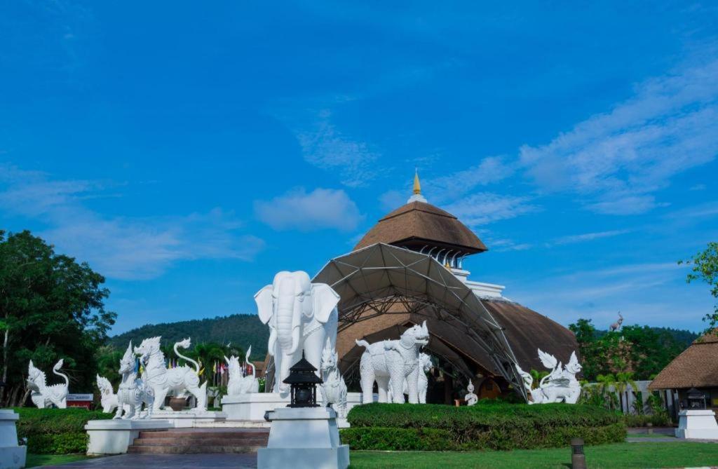 Rajapruek Place Chiang Mai Extérieur photo