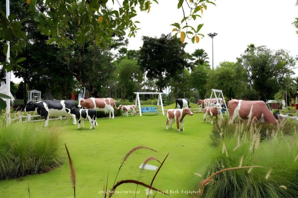 Rajapruek Place Chiang Mai Extérieur photo